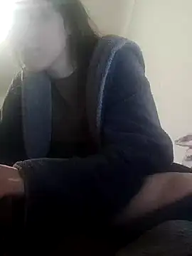 Snapshot of emeli_moon chatting on December 21, 2024, 3:14 am emeli moon online show from December 21, 2024, 3:14 am