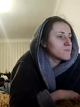 Snapshot of emeli_moon chatting on January 24, 2025, 8:43 pm emeli moon online show from January 24, 2025, 8:43 pm