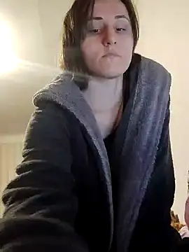 Snapshot of emeli_moon chatting on February 10, 2025, 12:41 am emeli moon online show from February 10, 2025, 12:41 am