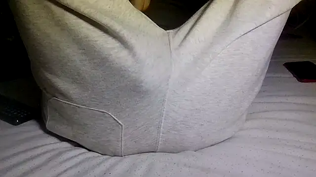 Snapshot of VersGuy24 chatting on February 25, 2026, 9:57 pm VersGuy24 online show from February 25, 2026, 9:57 pm