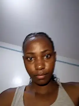 agnesmw online show from February 18, 2026, 7:10 pm