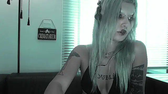 Snapshot of god_x_girl chatting on May 16, 2026, 12:18 am god x girl online show from May 16, 2026, 12:18 am