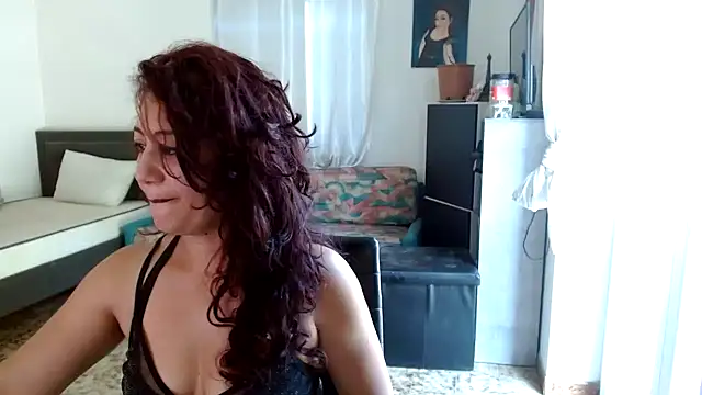 Snapshot of danasantoreal chatting on July 4, 2026, 7:36 am danasantoreal online show from July 4, 2026, 7:36 am