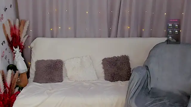 Snapshot of LisaMooore chatting on January 6, 2025, 12:59 am LisaMooore online show from January 6, 2025, 12:59 am