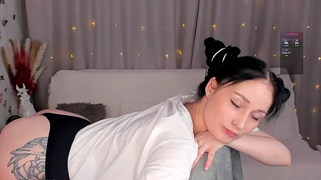 Snapshot of LisaMooore chatting on February 15, 2025, 3:28 pm LisaMooore online show from February 15, 2025, 3:28 pm