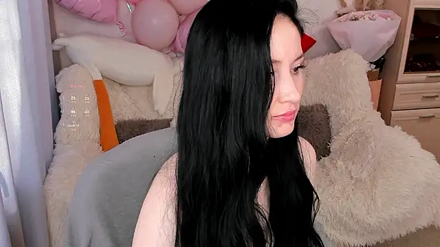 LisaMooore online show from February 5, 2026, 7:24 am