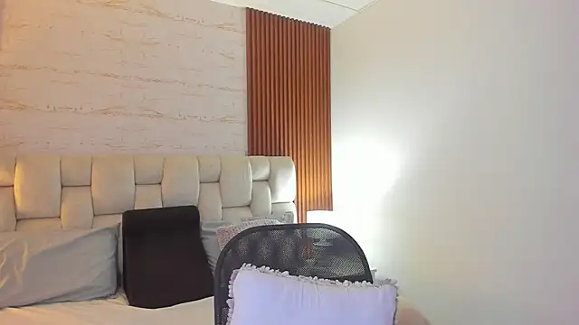 Snapshot of SophiaWylde chatting on January 13, 2025, 7:00 am SophiaWylde online show from January 13, 2025, 7:00 am