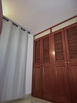 Snapshot of Rae_Lil_White chatting on January 20, 2025, 12:36 am Rae Lil White online show from January 20, 2025, 12:36 am