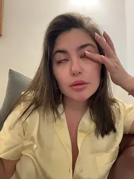 sukhakunis1 online show from April 17, 2026, 3:09 am