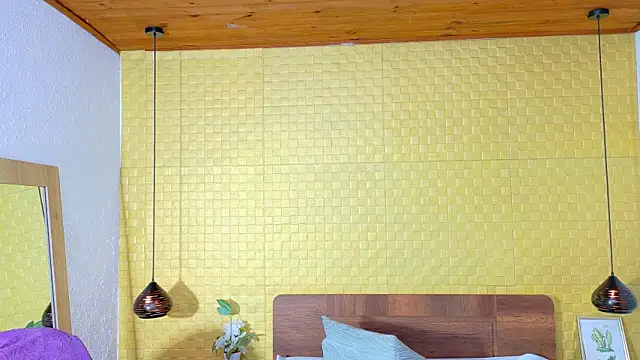 Squirter pussybomb online show from December 12, 2024, 3:21 am