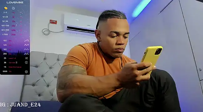 Snapshot of juande_24 chatting on March 2, 2025, 3:56 am juande 24 online show from March 2, 2025, 3:56 am