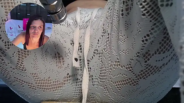 KatteMoss online show from April 8, 2026, 8:42 pm