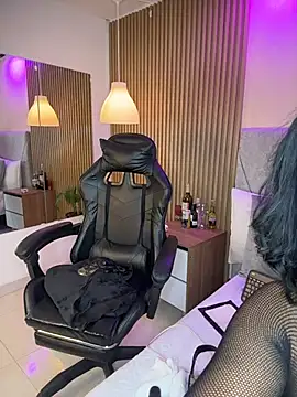 Dakota diaz  online show from July 2, 2026, 7:53 pm