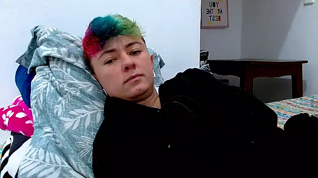 tomboyblue online show from October 8, 2025, 1:42 pm