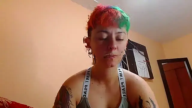 Snapshot of tomboyblue chatting on January 18, 2026, 2:21 pm tomboyblue online show from January 18, 2026, 2:21 pm