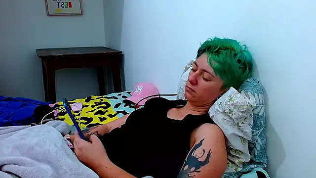 Snapshot of tomboyblue chatting on February 8, 2026, 8:56 pm tomboyblue online show from February 8, 2026, 8:56 pm