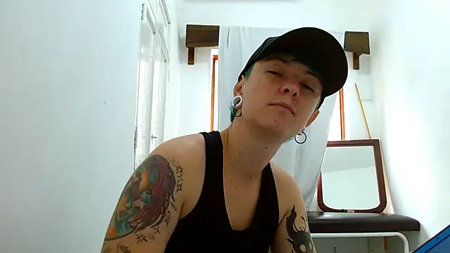 Snapshot of tomboyblue chatting on February 13, 2026, 2:24 pm tomboyblue online show from February 13, 2026, 2:24 pm