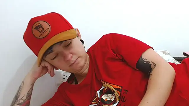 Snapshot of tomboyblue chatting on February 21, 2026, 3:35 pm tomboyblue online show from February 21, 2026, 3:35 pm