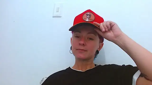 tomboyblue online show from April 4, 2026, 6:27 pm