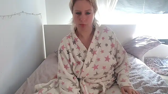 MariaValentine online show from March 15, 2026, 9:15 am