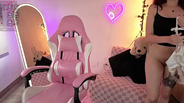 violet ch online show from February 13, 2026, 6:26 pm