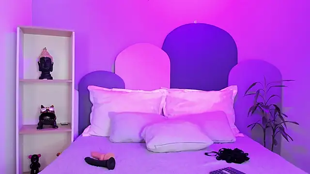 SophieGomez22 online show from February 5, 2026, 11:37 am