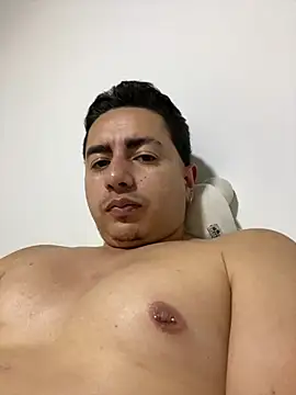 Snapshot of DanielGomez9 chatting on March 11, 2025, 4:21 am DanielGomez9 online show from March 11, 2025, 4:21 am