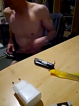 v4Tomasgrau9 online show from April 9, 2026, 10:26 pm