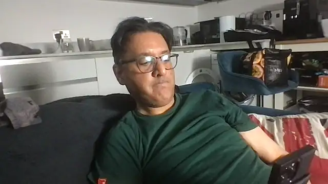 Snapshot of Robin007 chatting on September 24, 2025, 2:59 am Robin007 online show from September 24, 2025, 2:59 am