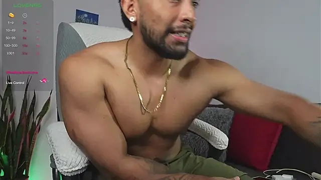 Snapshot of Couple_muscle1 chatting on May 21, 2026, 8:49 pm Couple muscle1 online show from May 21, 2026, 8:49 pm