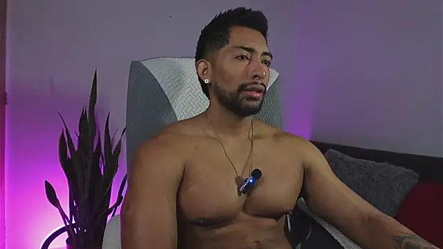 Snapshot of Couple_muscle1 chatting on June 19, 2026, 12:53 pm Couple muscle1 online show from June 19, 2026, 12:53 pm