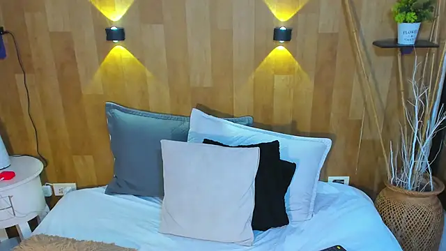 marianaa90 online show from March 9, 2026, 4:00 pm