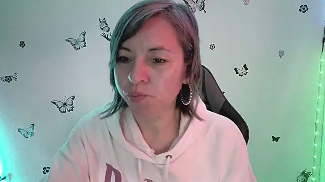 Lady breaks hearts online show from March 17, 2026, 1:14 pm