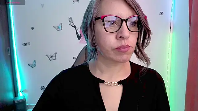 Lady breaks hearts online show from July 21, 2026, 1:57 pm