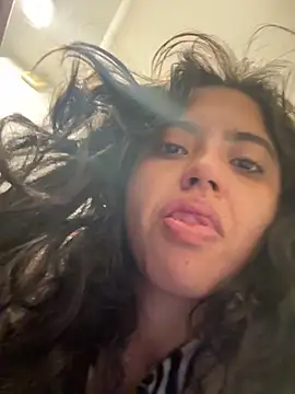 Snapshot of ViolettaSummer chatting on May 23, 2026, 12:09 pm ViolettaSummer online show from May 23, 2026, 12:09 pm