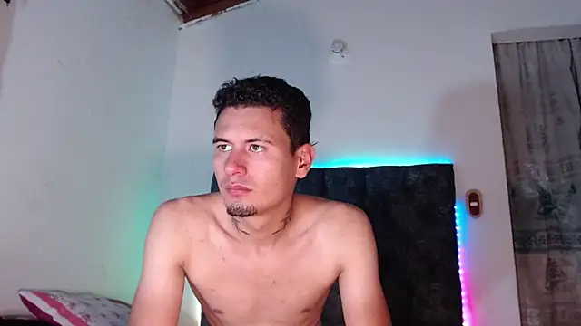 Snapshot of brandon_a_collin chatting on December 24, 2024, 12:22 pm brandon a collin online show from December 24, 2024, 12:22 pm