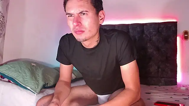 Snapshot of brandon_a_collin chatting on February 10, 2025, 8:31 am brandon a collin online show from February 10, 2025, 8:31 am