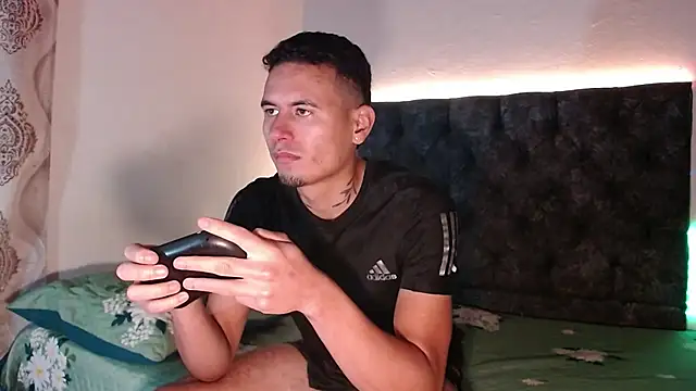 Snapshot of brandon_a_collin chatting on February 16, 2025, 11:38 am brandon a collin online show from February 16, 2025, 11:38 am