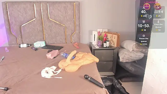 Katejordan online show from September 14, 2025, 8:41 pm