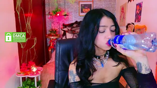 REDHOTTER  online show from October 8, 2025, 7:55 pm