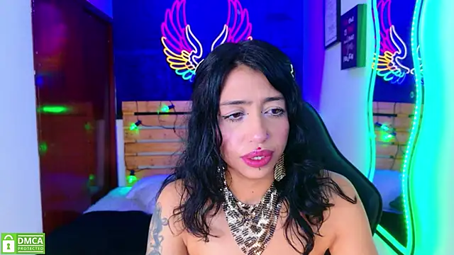 Snapshot of REDHOTTER_ chatting on May 4, 2026, 7:54 pm REDHOTTER online show from May 4, 2026, 7:54 pm