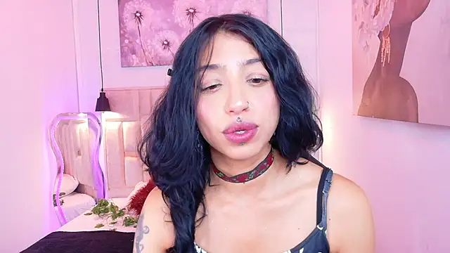 Snapshot of REDHOTTER_ chatting on May 27, 2026, 7:55 pm REDHOTTER online show from May 27, 2026, 7:55 pm