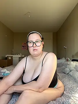 Snapshot of Misssmilf chatting on October 12, 2025, 12:15 pm Misssmilf online show from October 12, 2025, 12:15 pm