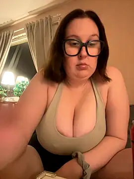Snapshot of Misssmilf chatting on October 24, 2025, 5:31 pm Misssmilf online show from October 24, 2025, 5:31 pm