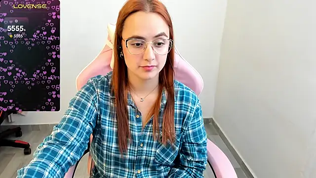 maryluna95 online show from January 5, 2025, 9:14 pm