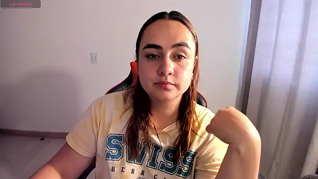 maryluna95 online show from April 17, 2026, 5:05 pm