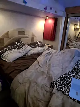 annika lately online show from February 6, 2025, 2:44 am