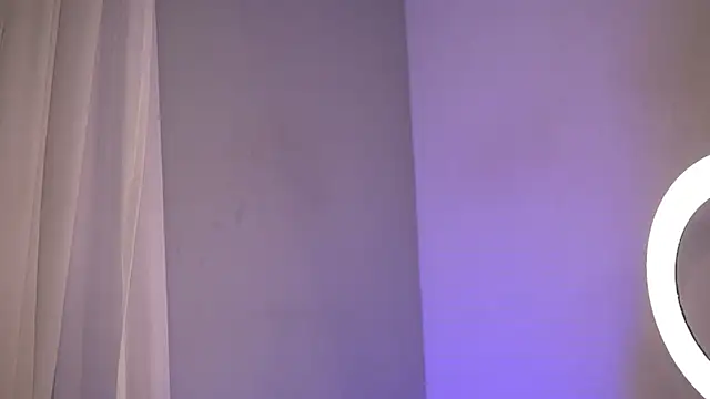 BritneyHudson online show from March 4, 2025, 7:51 am