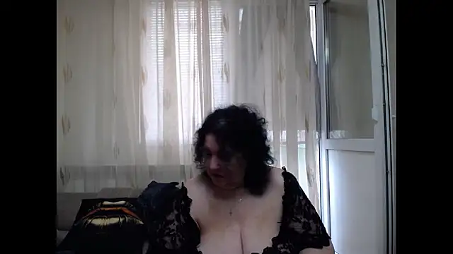Snapshot of maturekorine chatting on July 13, 2026, 11:02 am maturekorine online show from July 13, 2026, 11:02 am