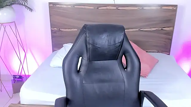 Snapshot of ivette_bocelly chatting on February 28, 2025, 10:17 pm ivette bocelly online show from February 28, 2025, 10:17 pm